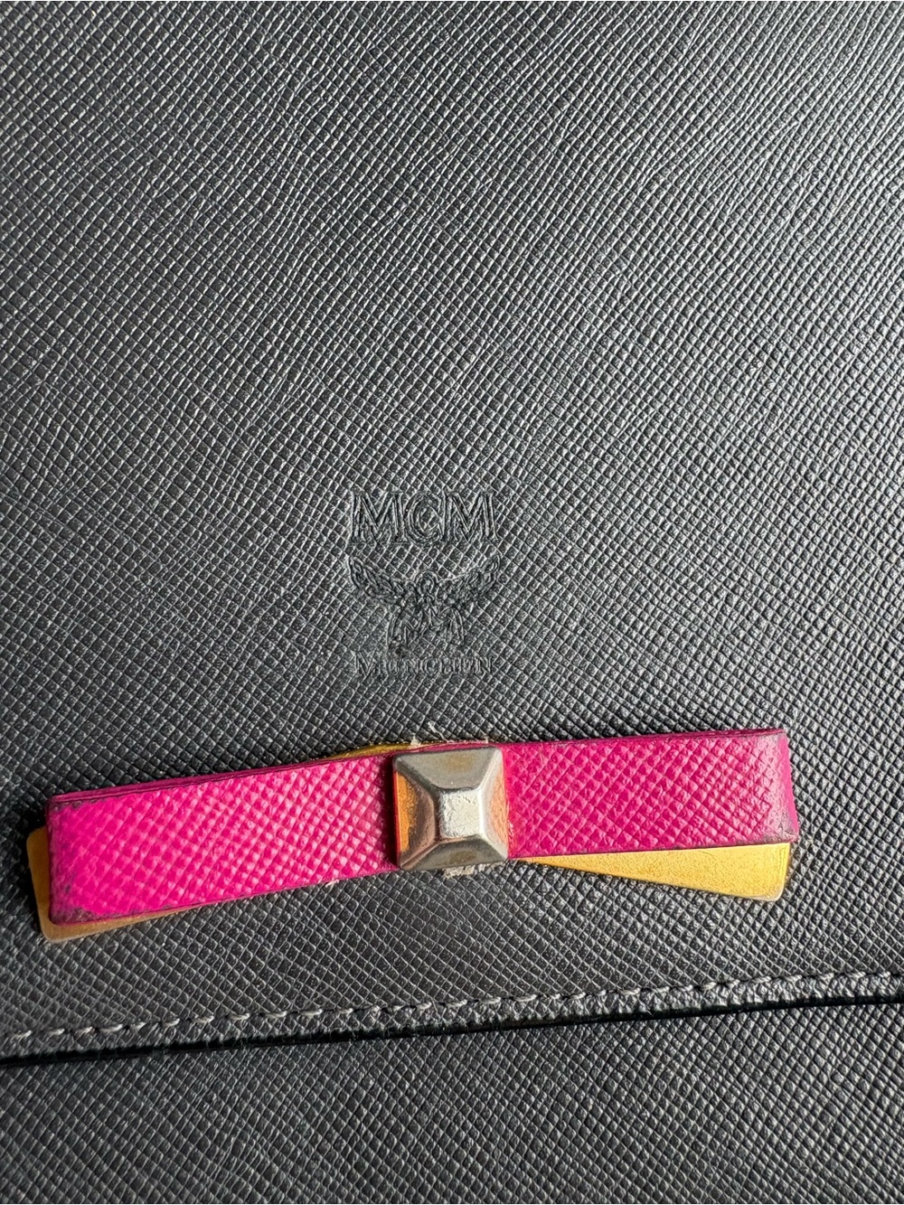 MCM Mina Crossbody/wallet on chain in black/dark gray Saffiano leather BowAccent - Picture 3 of 16